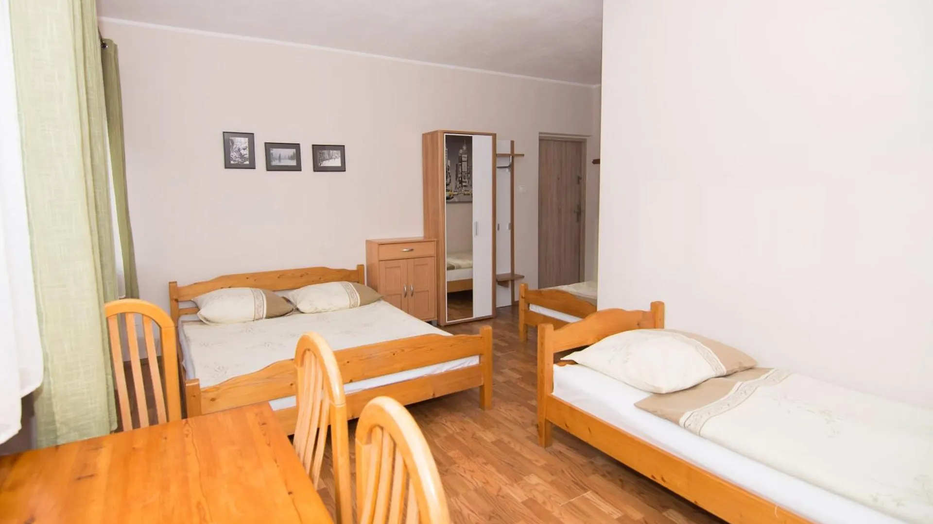 Willa Nova - Centrum Szklarska Poreba Guest house